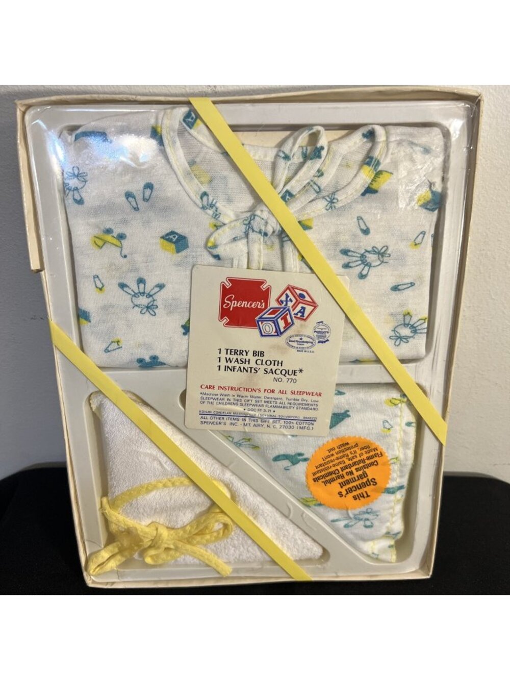 VTG New Old Stock Spencer’s Baby Gift  3 Piece Bath Set Terry Robe & Towel #770